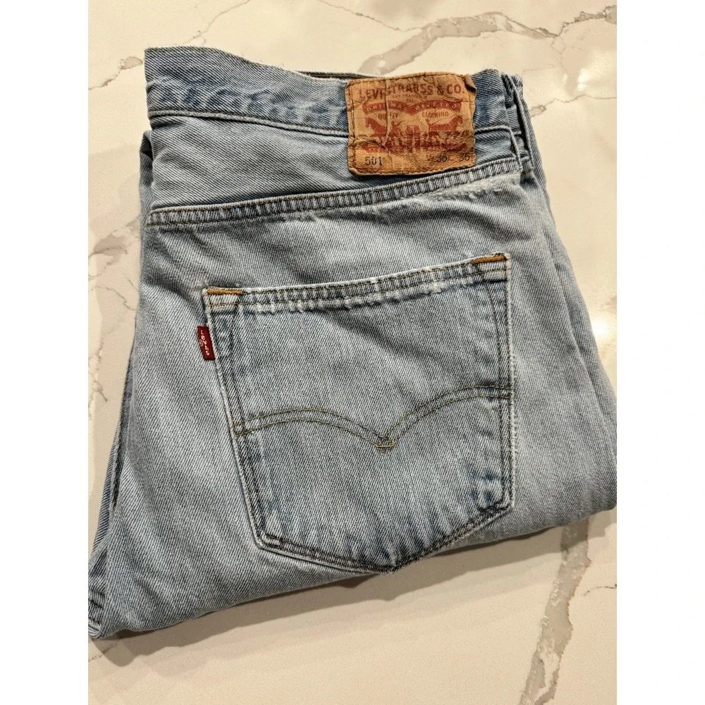 Vintage Levis 501 Jeans Straight Mens Size 36x35 Light Wash Denim Y2K Pants